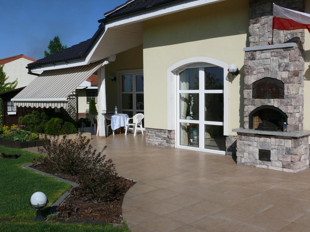 B&B Kamelia Коморники Экстерьер фото