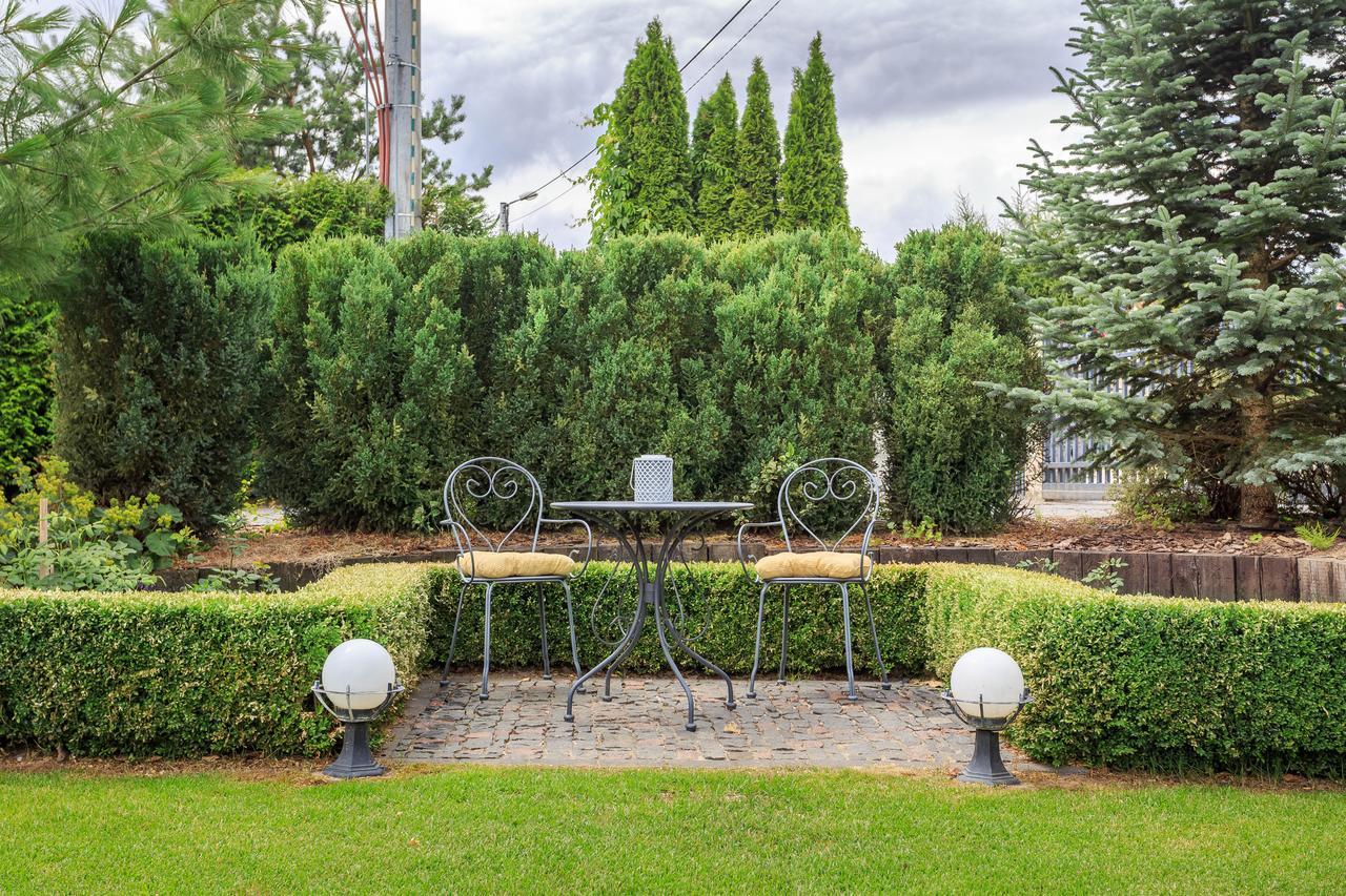 B&B Kamelia Коморники Экстерьер фото
